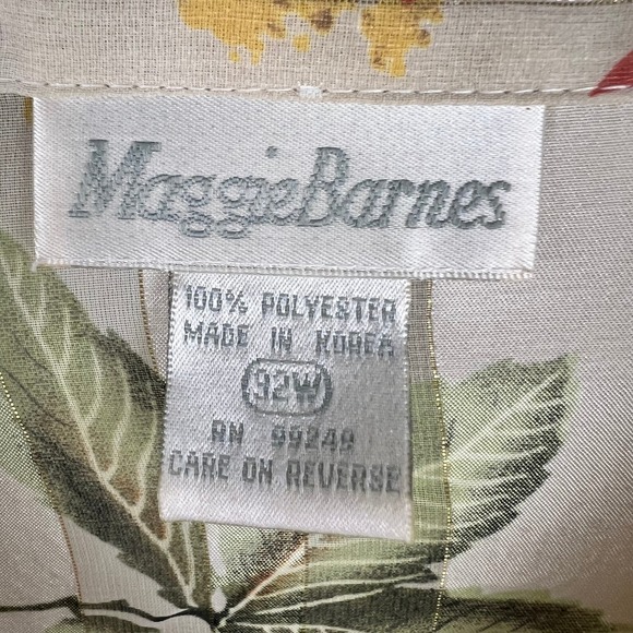 Maggie Barnes Button Down Top Size 32 W Floral Nature Inspired Lightweight Satin - Picture 6 of 10